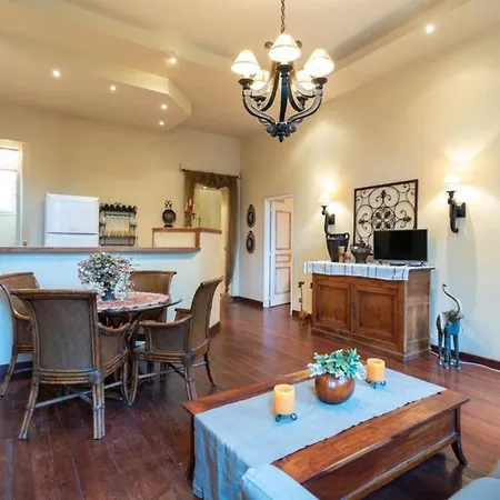 Gorgeous And Spacious Flat 4 Pax 5min From Beach 아파트 *